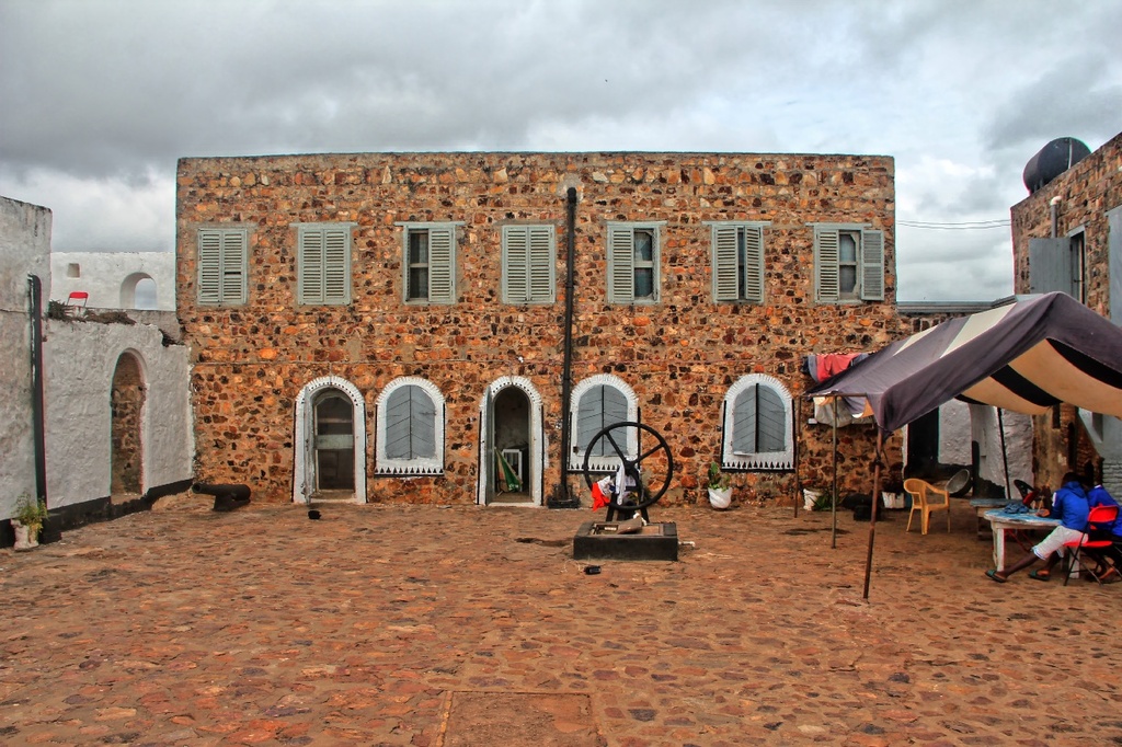 Around 1715, the Dutch expanded the fort, changing its layout from a triangle to a square plan with four bastions. The enlargement was not for aesthetic reasons — it was to accommodate a growing number of enslaved Africans captured from inland regions.